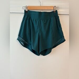 Lululemon Hotty Hot Short 4” Sz 6 storm teal